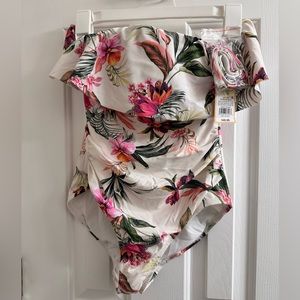New 🆕 Swimsuits 🩱 side S